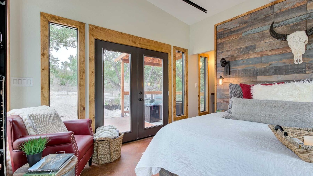 Photo of Bedroom in Hondo
