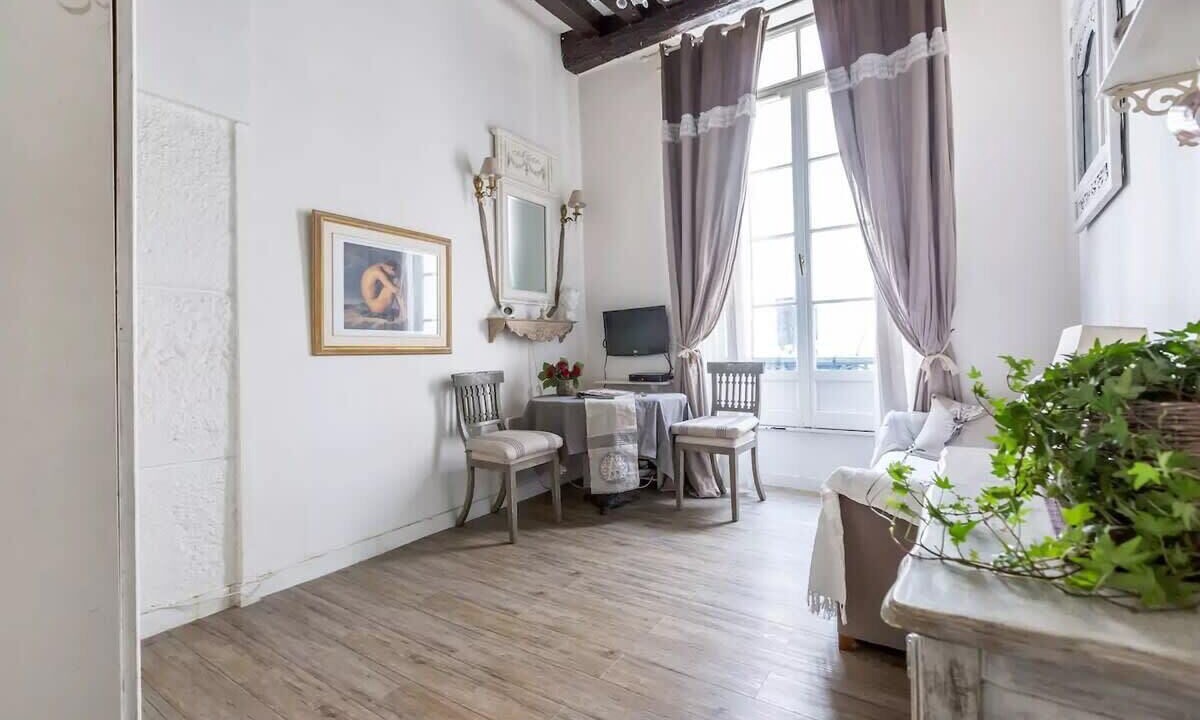 Photo of Livingroom in Saint-Merri