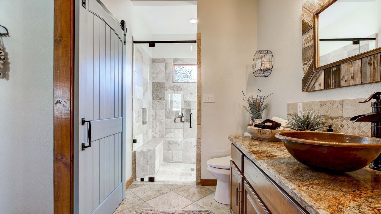 Photo of Bathroom in Hondo