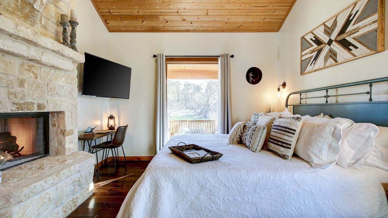 Photo of Bedroom in Hondo