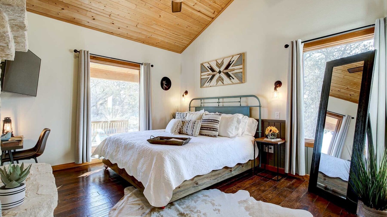 Photo of Bedroom in Hondo