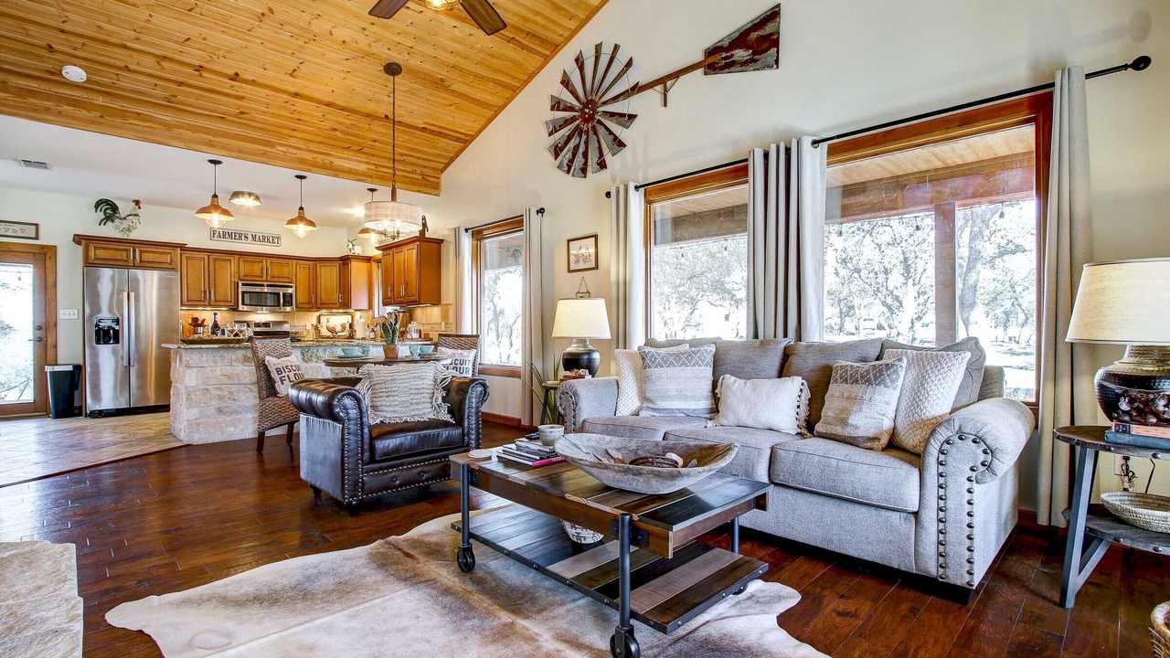 Photo of Livingroom in Hondo