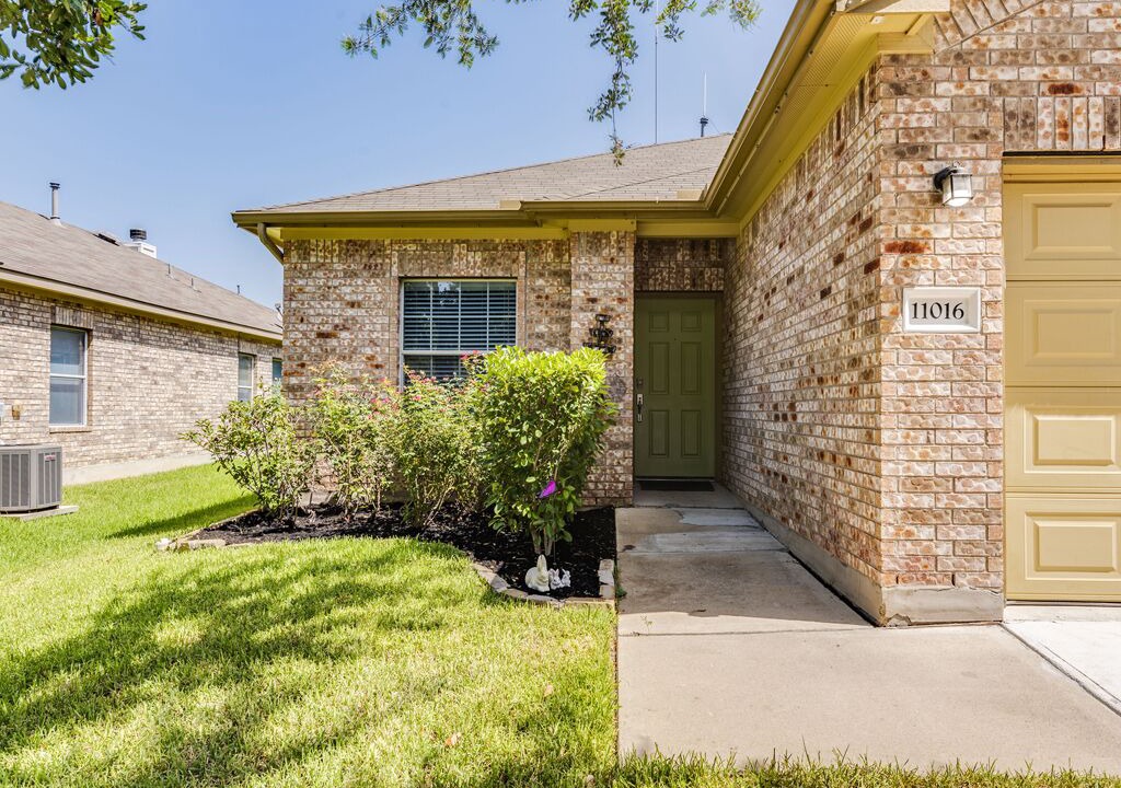Photo of Outdoor in Pioneer Crossing