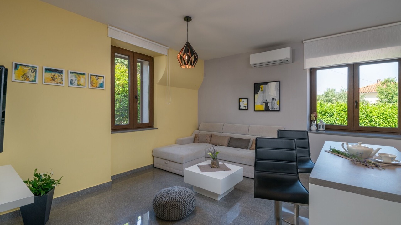 Photo of Livingroom in Vinez