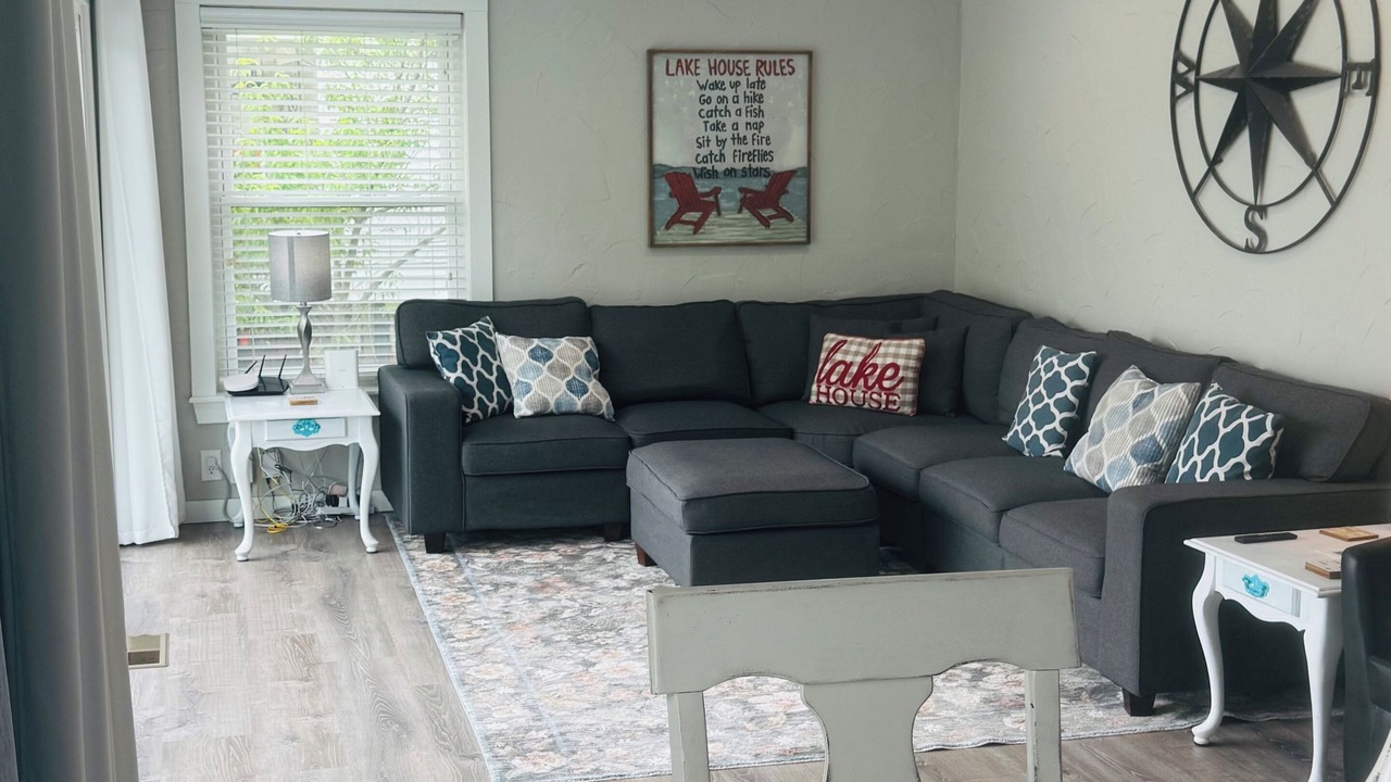 Photo of Livingroom in Pryor