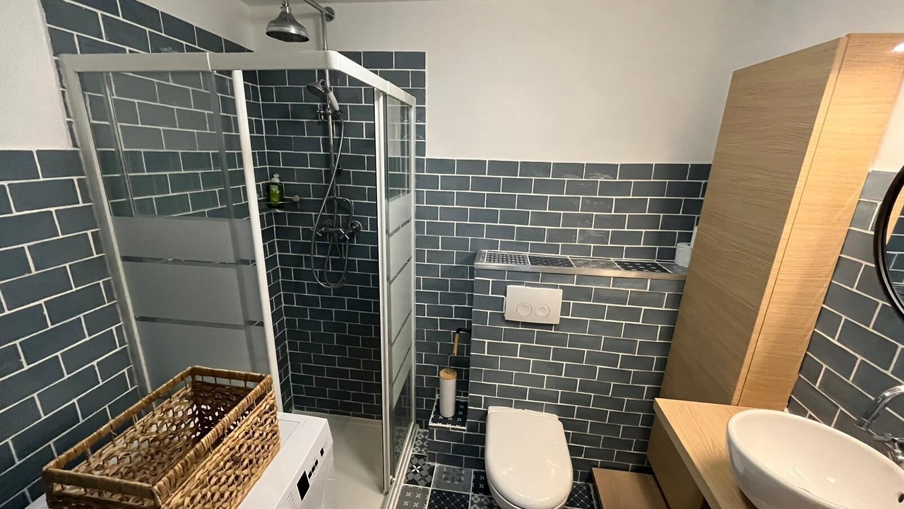 Photo of Bathroom in Vernier