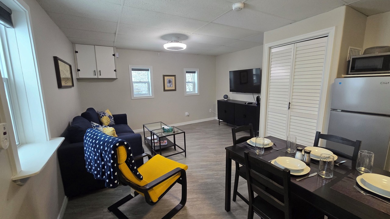 Photo of Livingroom in Rideau Heights