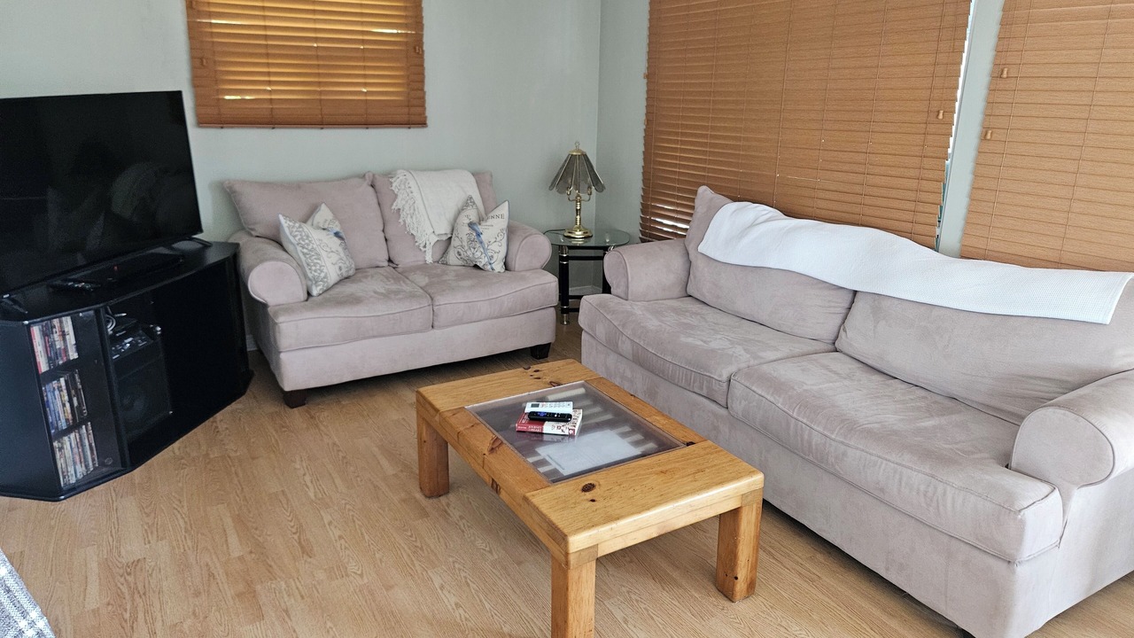 Photo of Livingroom in Campbellford