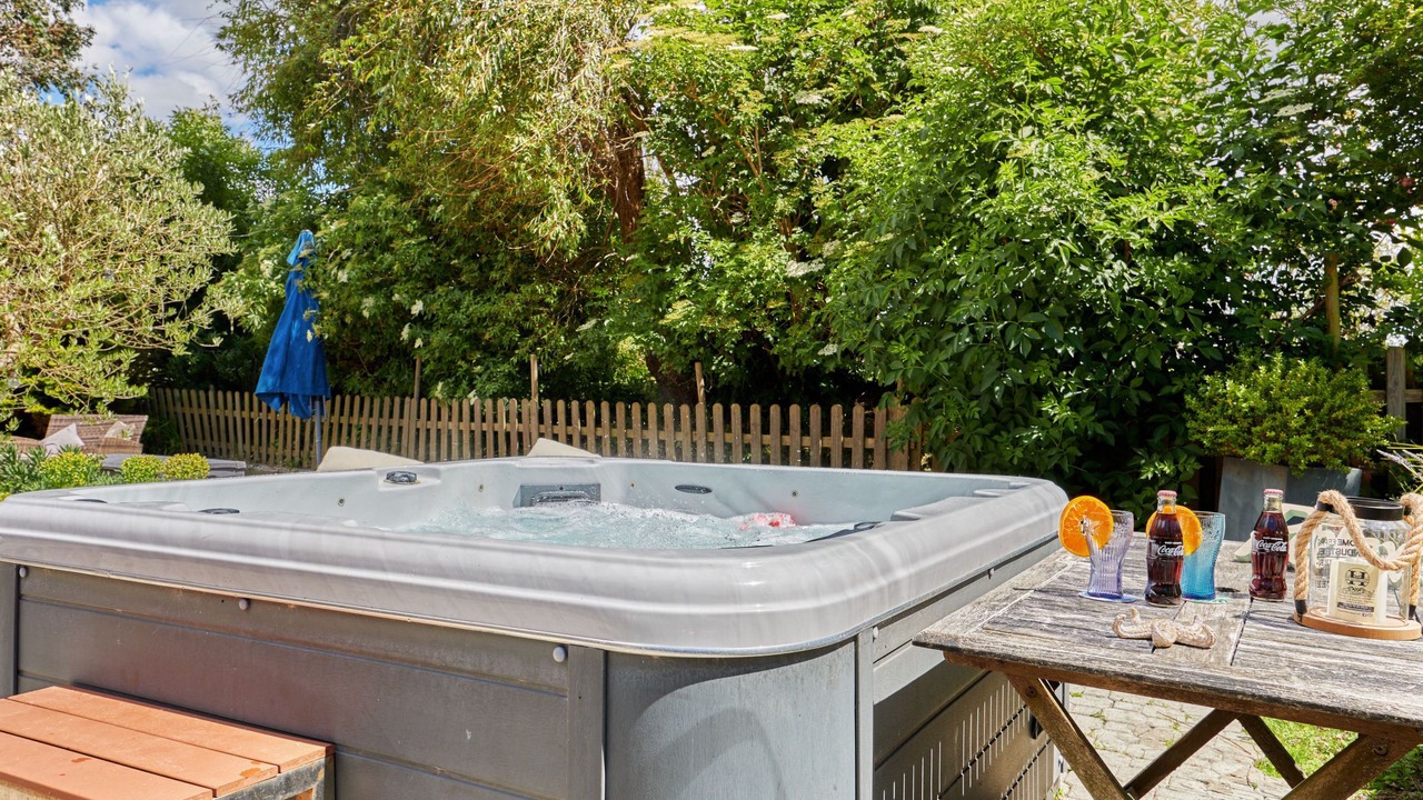 Photo of Others in Surville