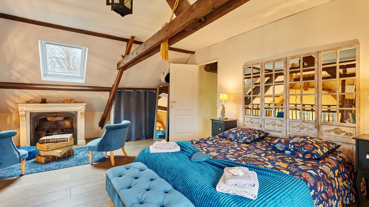 Photo of Others in Surville