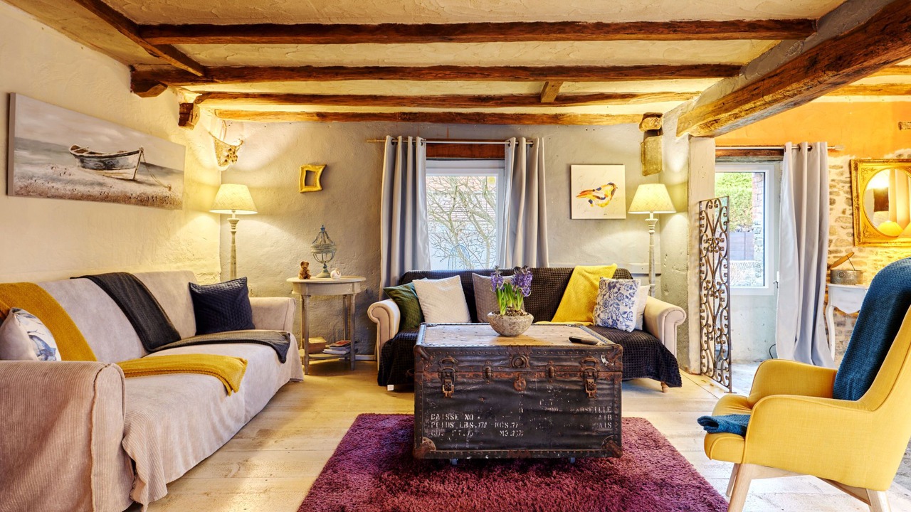 Photo of Others in Surville