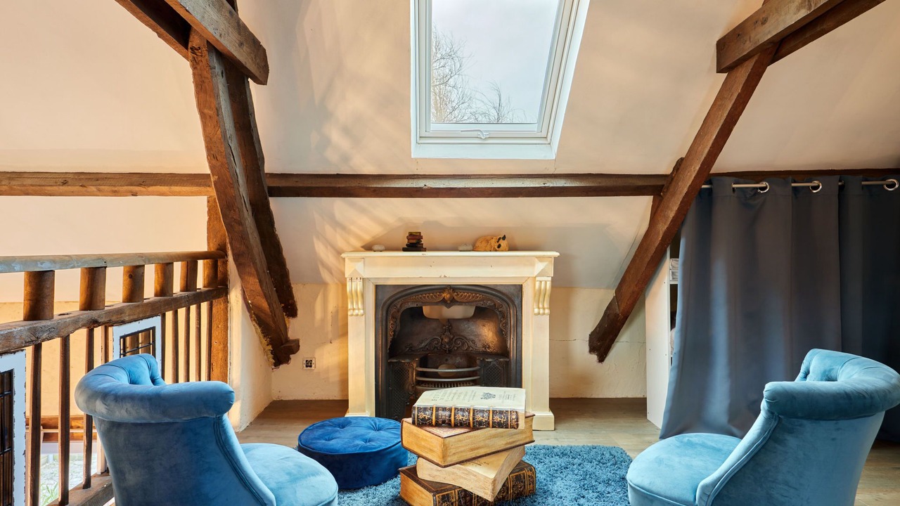 Photo of Others in Surville