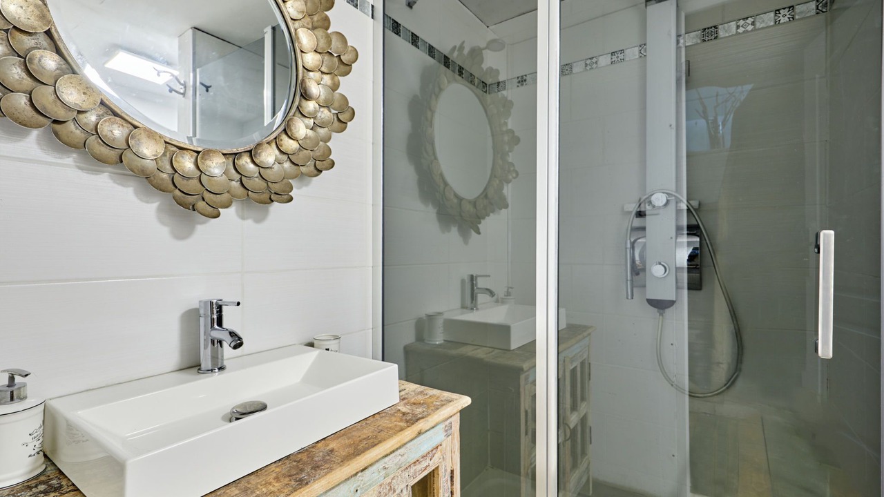 Photo of Bathroom in Surville