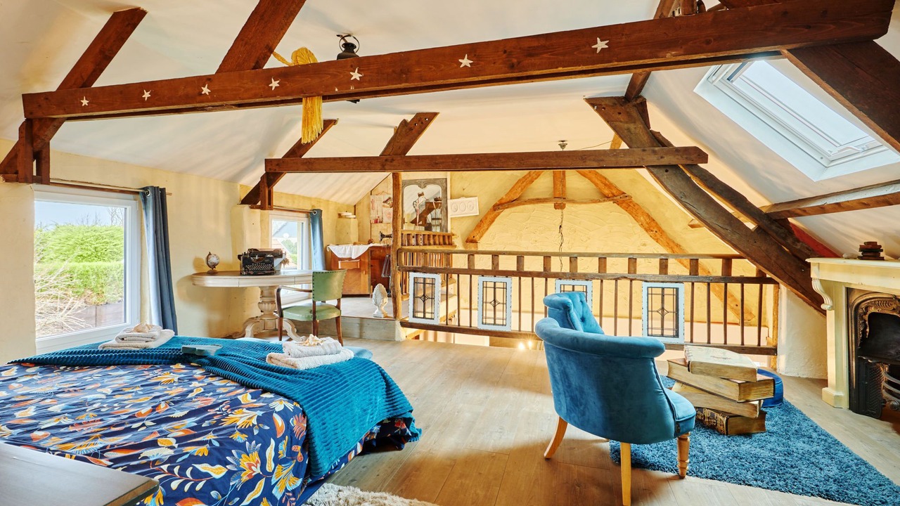 Photo of Others in Surville