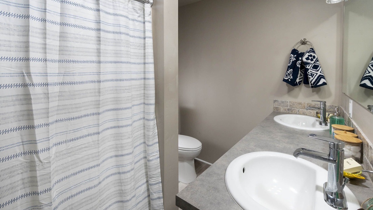 Photo of Bathroom in Larkspur