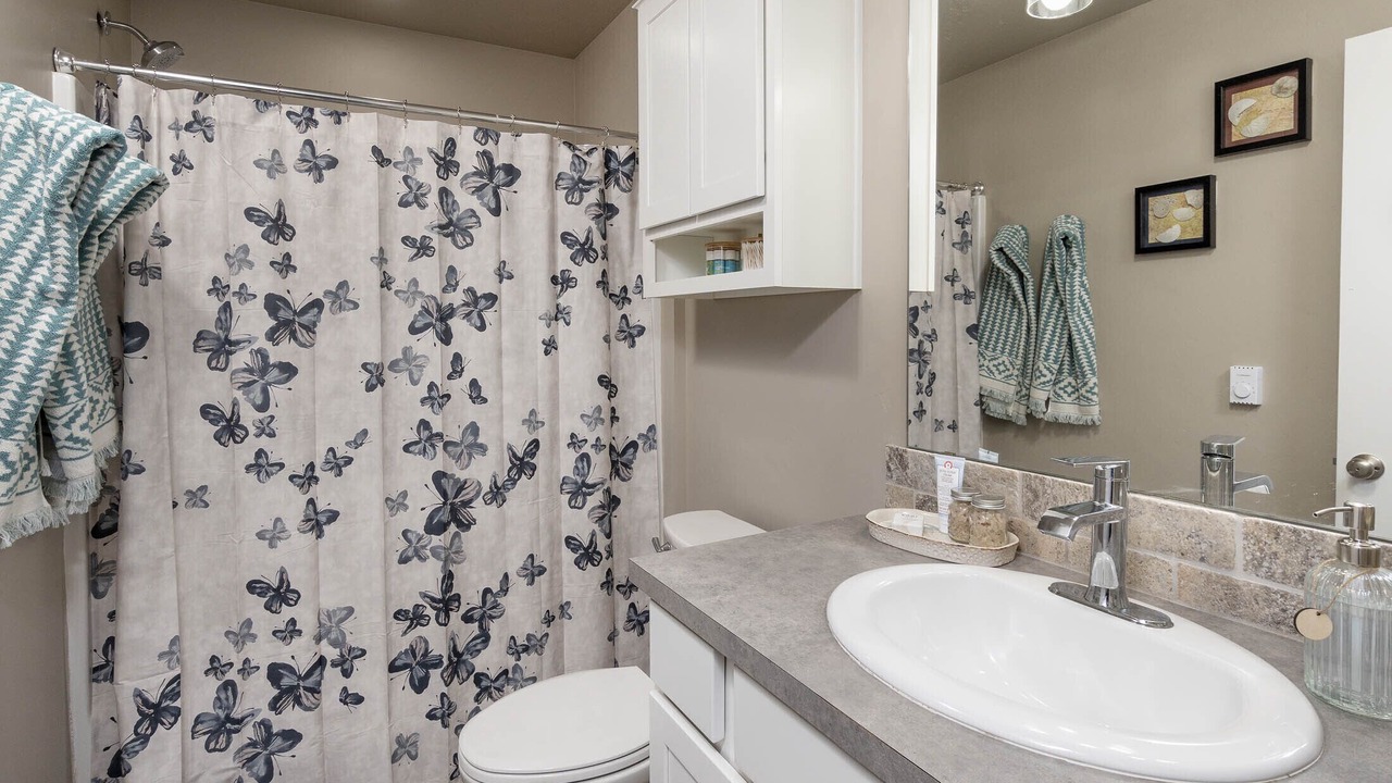 Photo of Bathroom in Larkspur