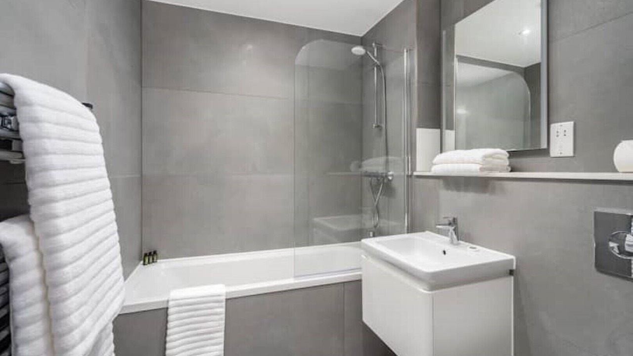 Photo of Bathroom in Windsor City Centre