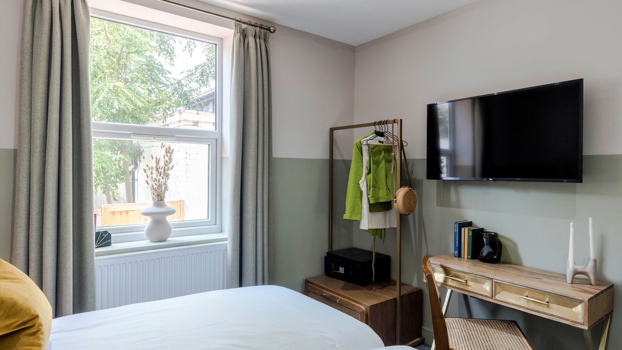 Photo of Bedroom in Askew