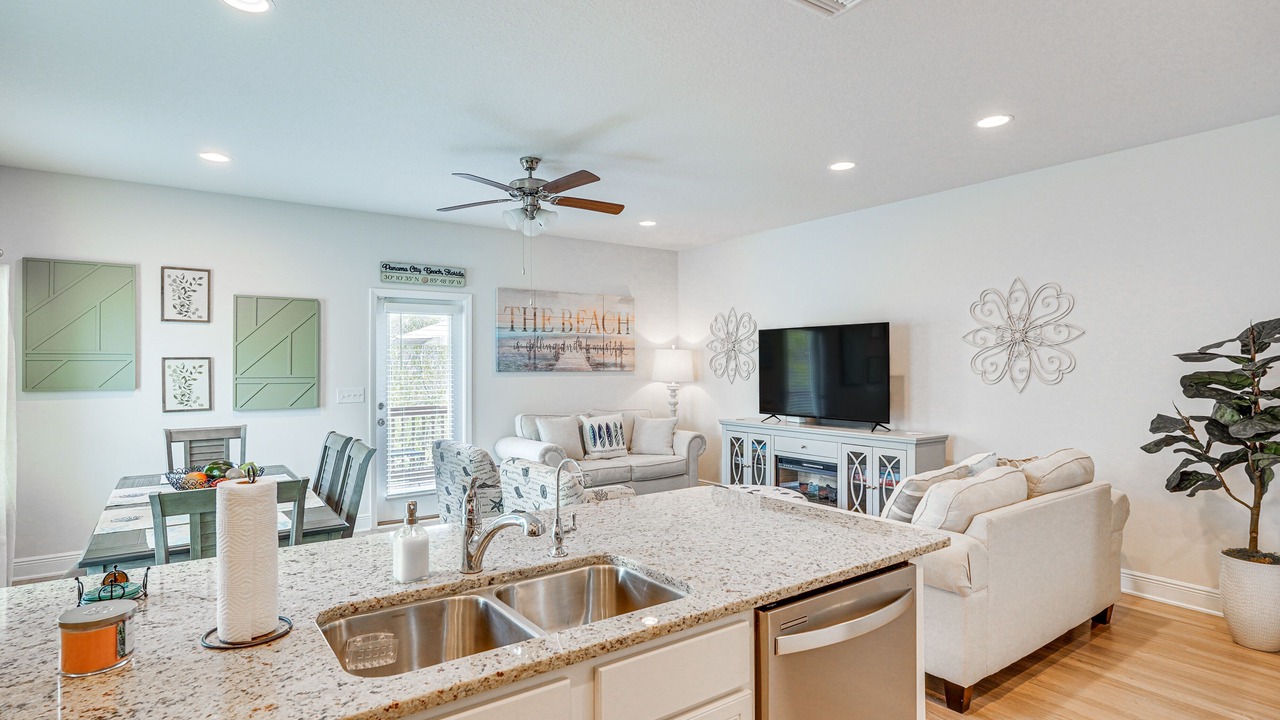 Photo of Livingroom in Thomas Drive