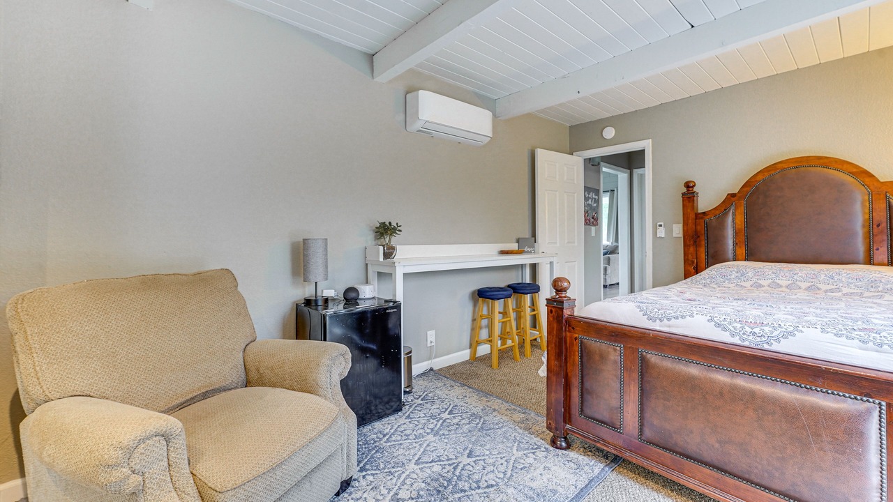 Photo of Bedroom in Iowa Hill