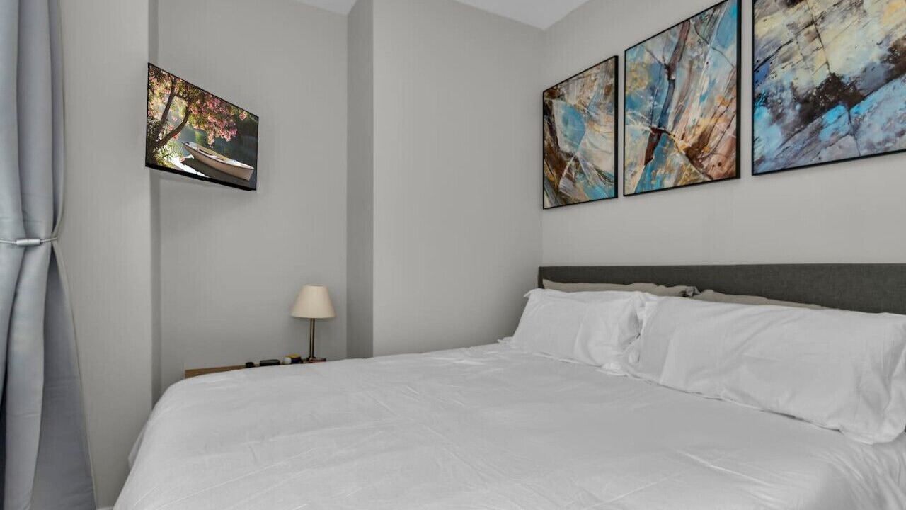 Photo of Bedroom in North Center