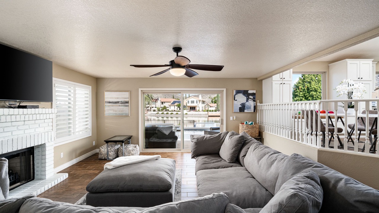 Photo of Livingroom in Mohawk HOA