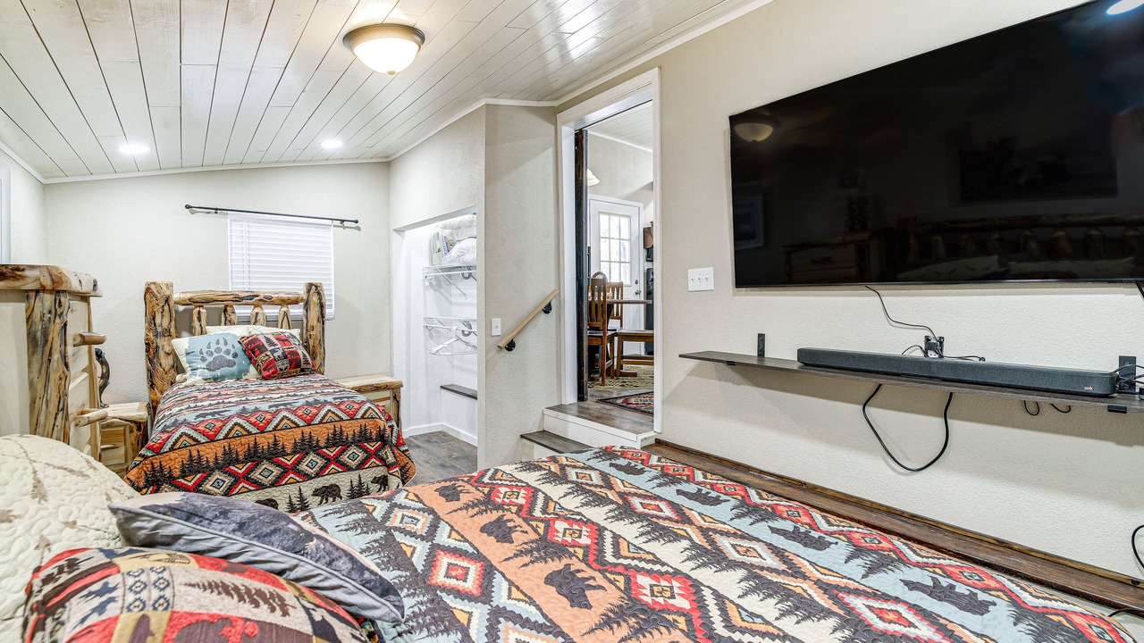 Photo of Bedroom in Kodak