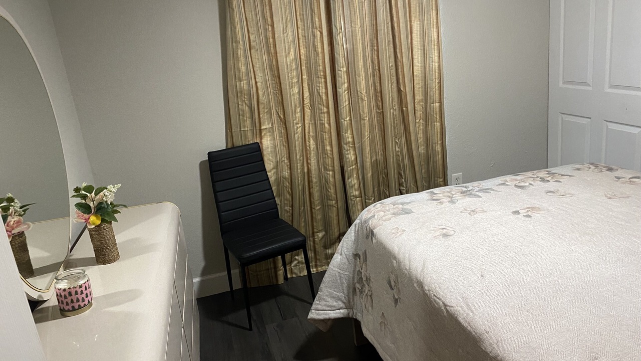 Photo of Bedroom in Pine Hills