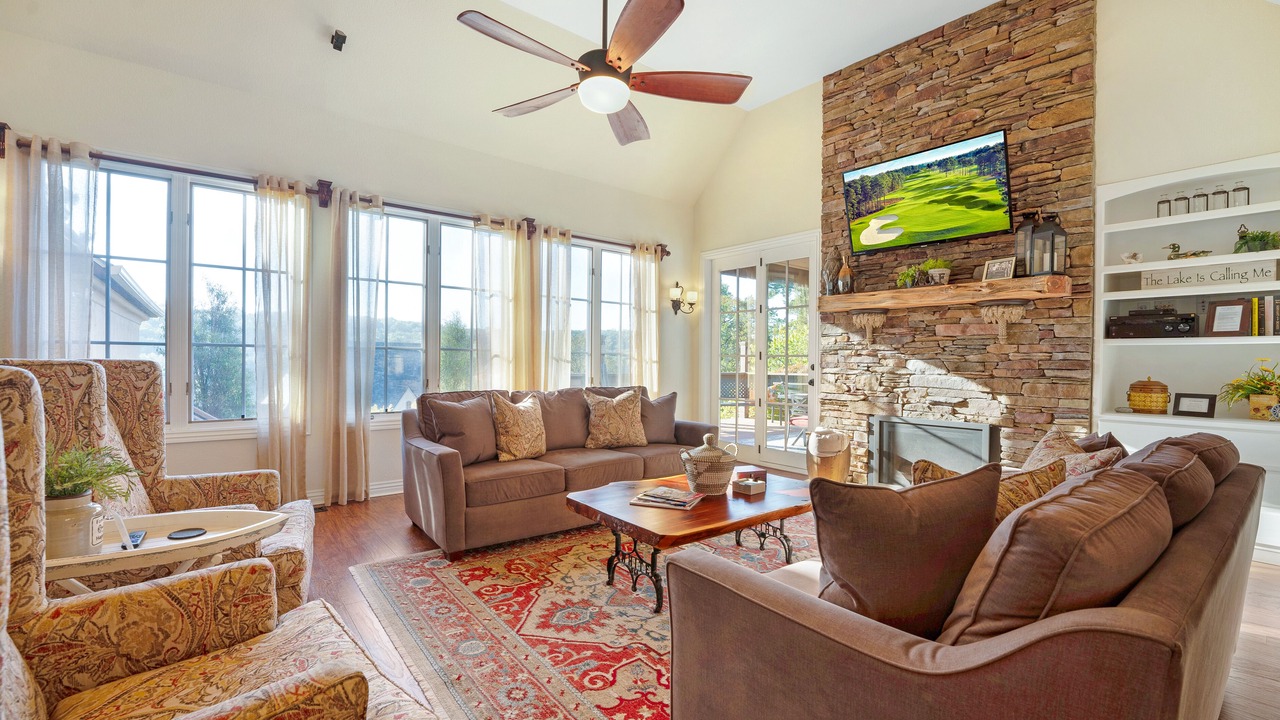 Photo of Livingroom in Camdenton