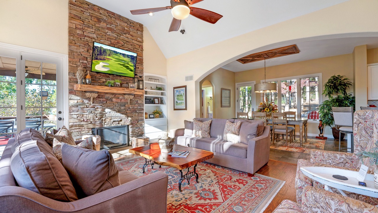 Photo of Livingroom in Camdenton