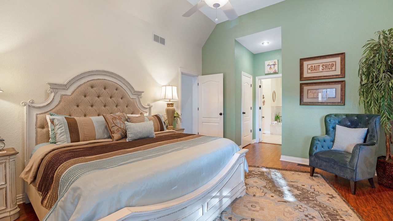 Photo of Bedroom in Camdenton