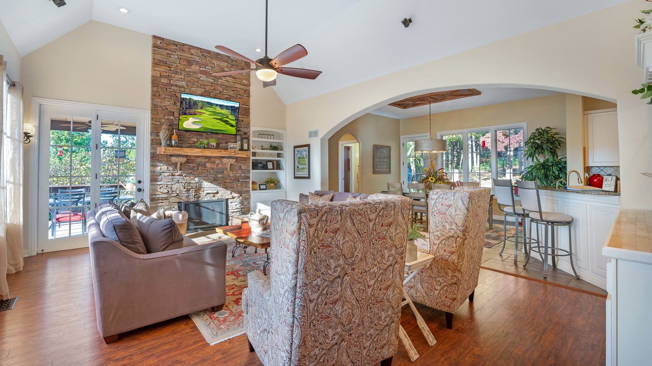 Photo of Livingroom in Camdenton