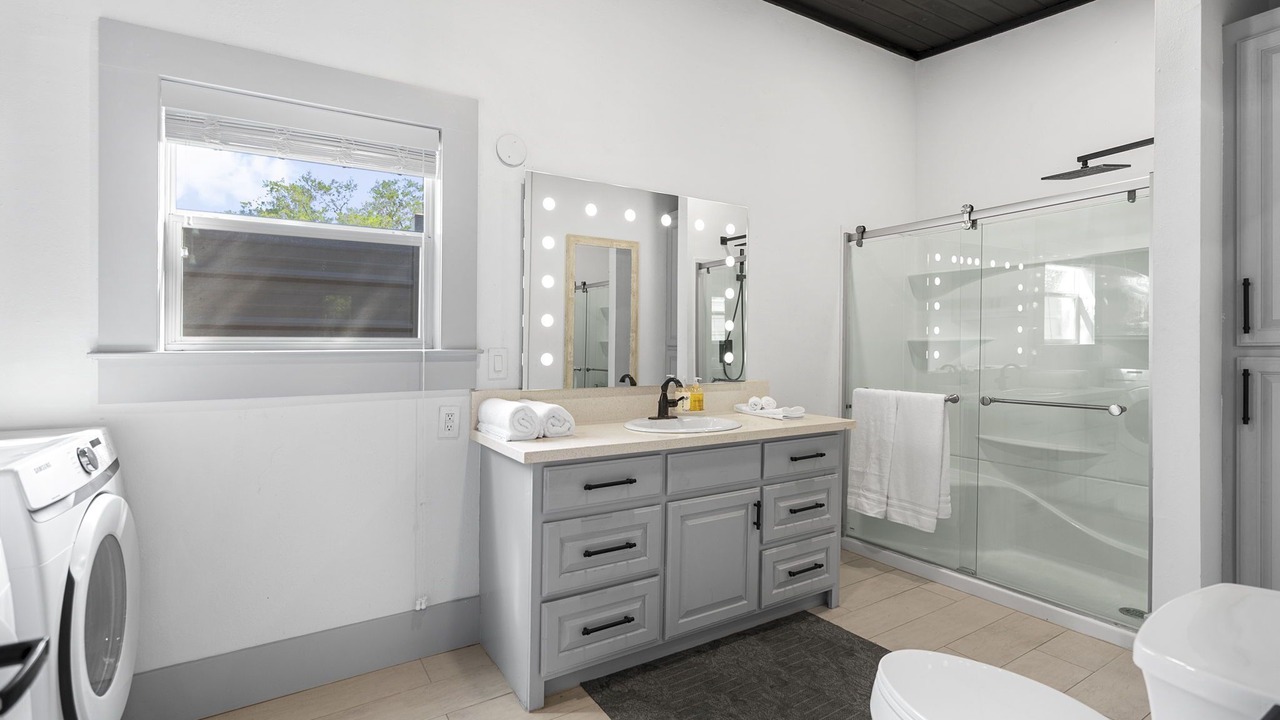 Photo of Bathroom in Big Bee Creek