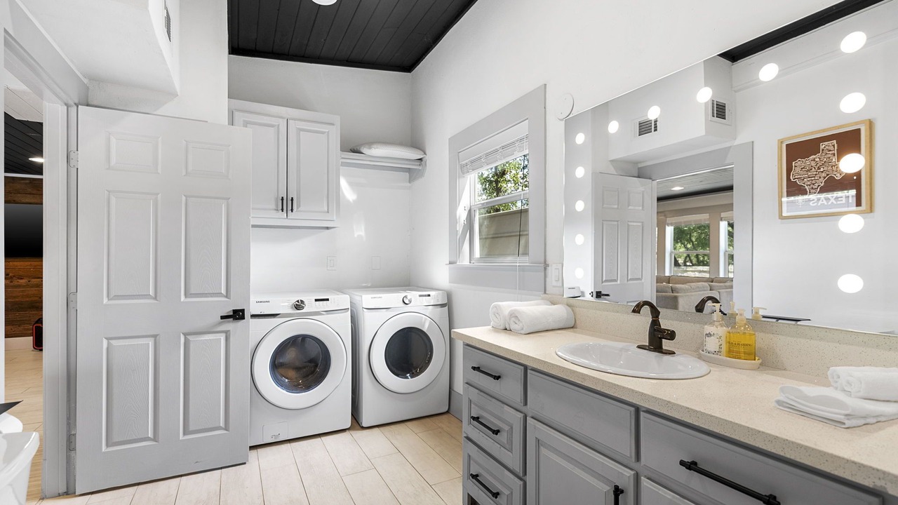 Photo of Bathroom in Big Bee Creek
