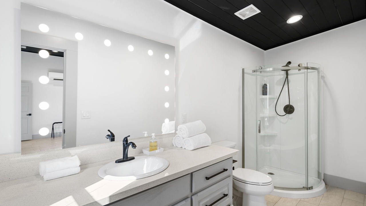 Photo of Bathroom in Big Bee Creek