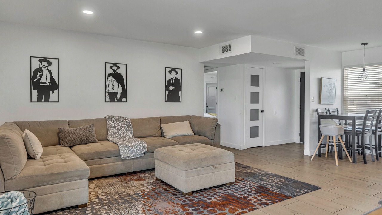 Photo of Livingroom in Deer Valley Estates