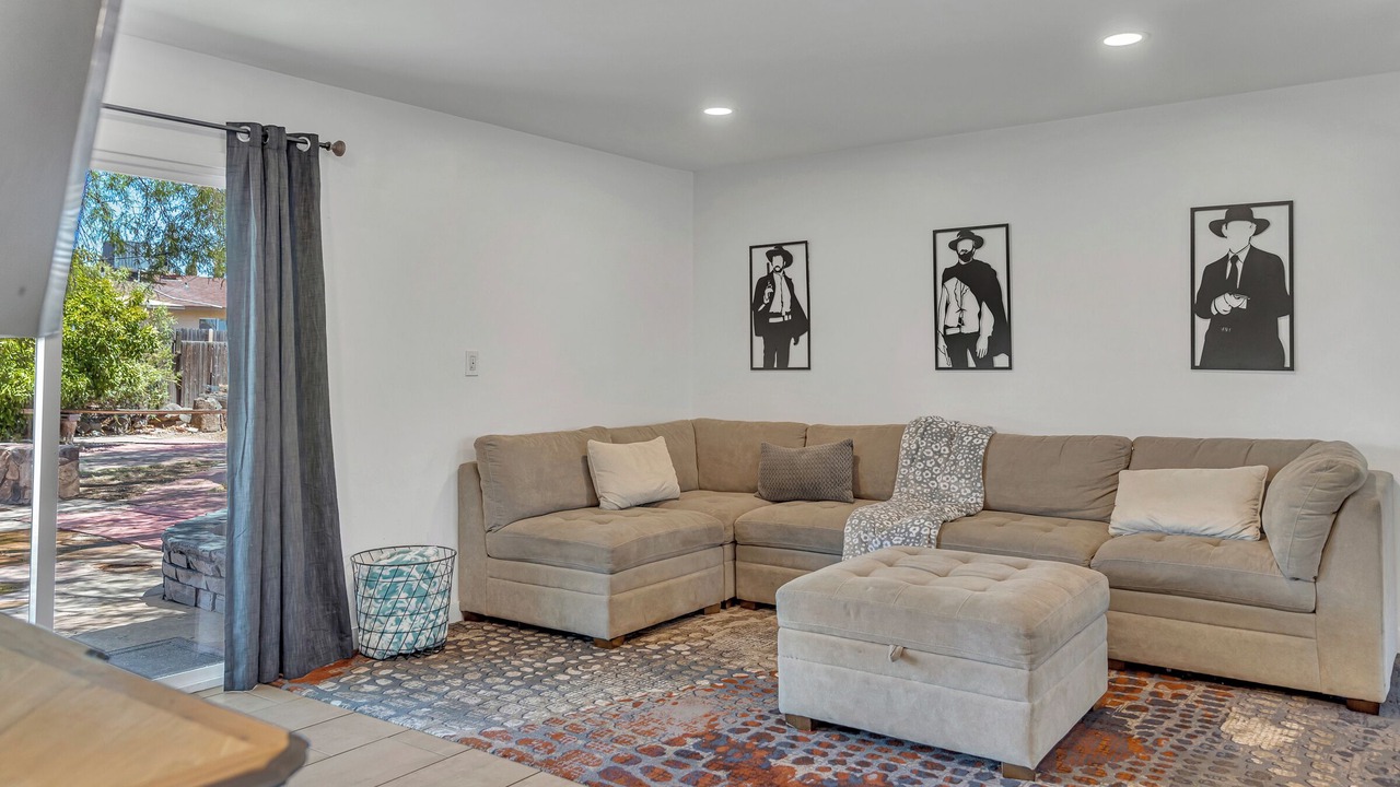 Photo of Livingroom in Deer Valley Estates