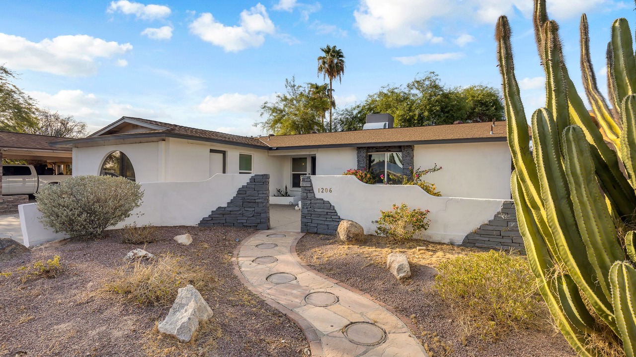 Photo of Outdoor in Deer Valley Estates