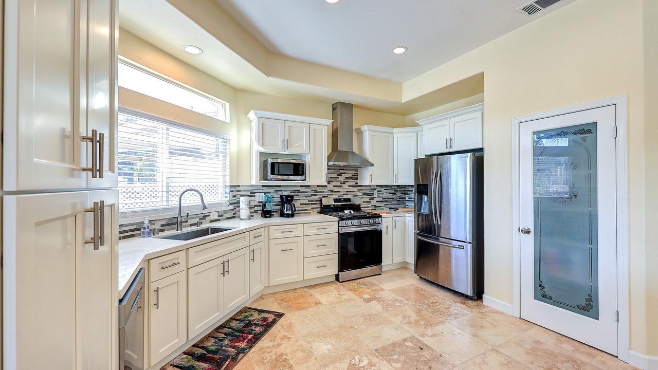Photo of Kitchen in Discovery Bay