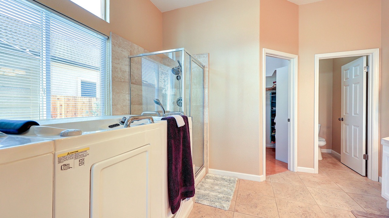 Photo of Bathroom in Discovery Bay