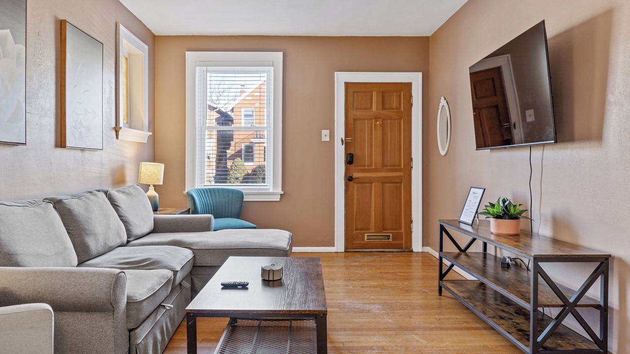 Photo of Livingroom in Lindenwood Park