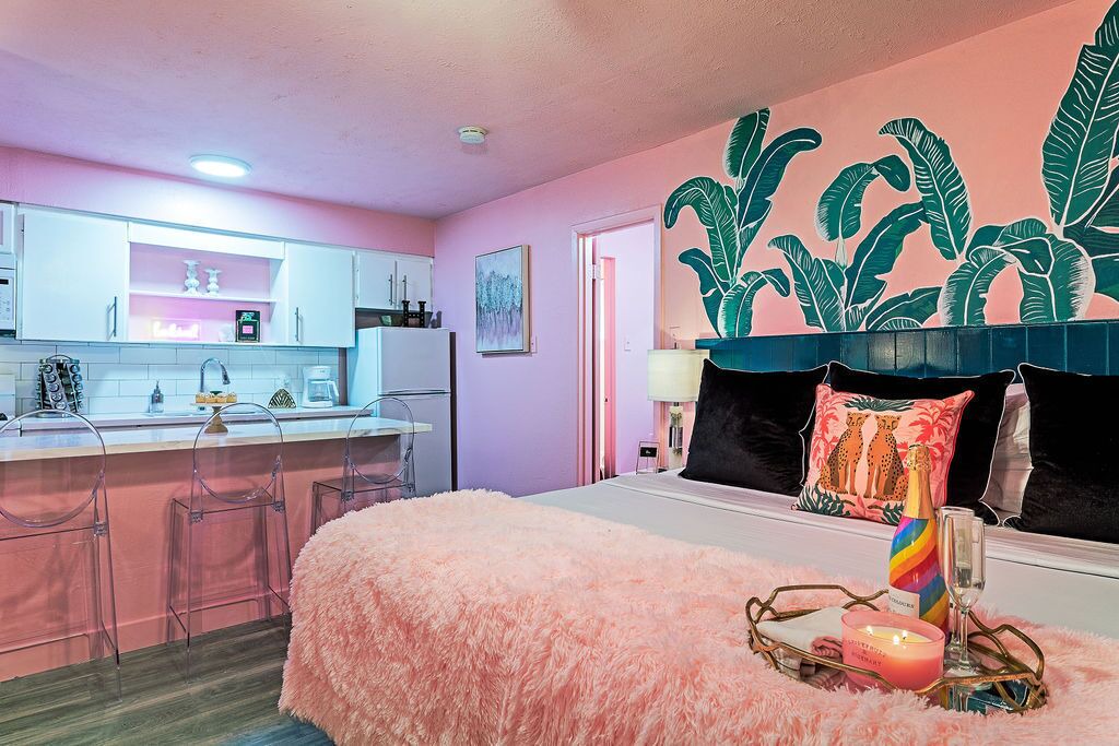 Photo of Bedroom in Neartown