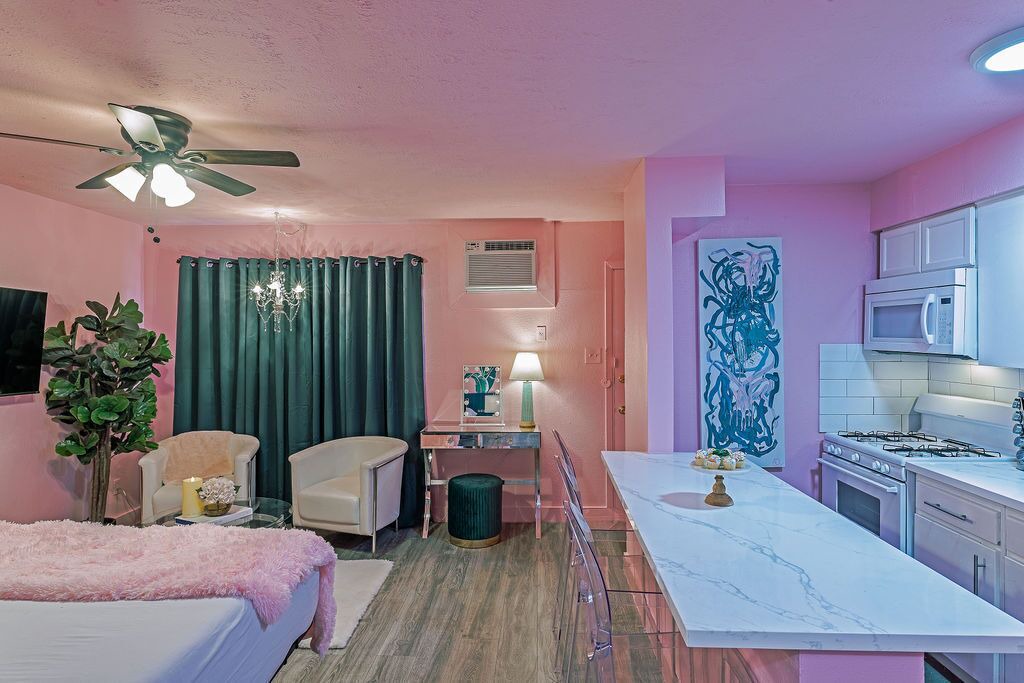 Photo of Bedroom in Neartown