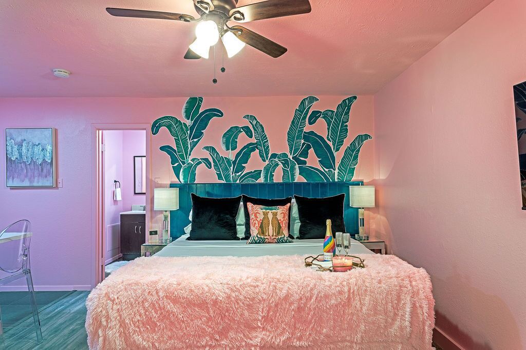Photo of Bedroom in Neartown