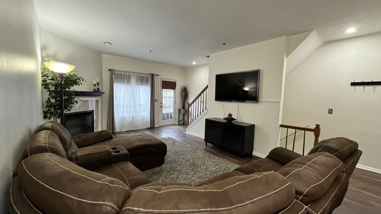 Photo of Livingroom in Neighborhood of the Arts
