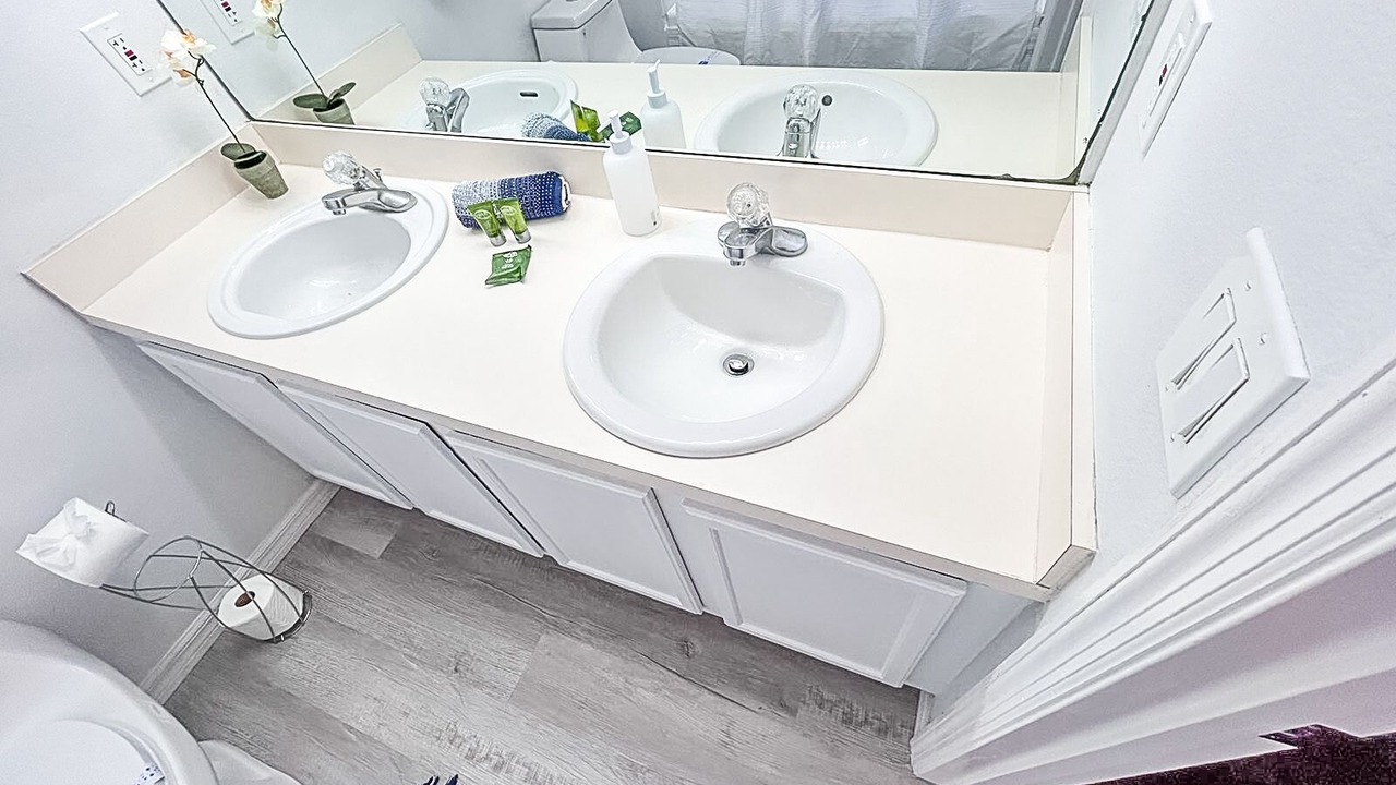 Photo of Bathroom in Eagle Pointe South