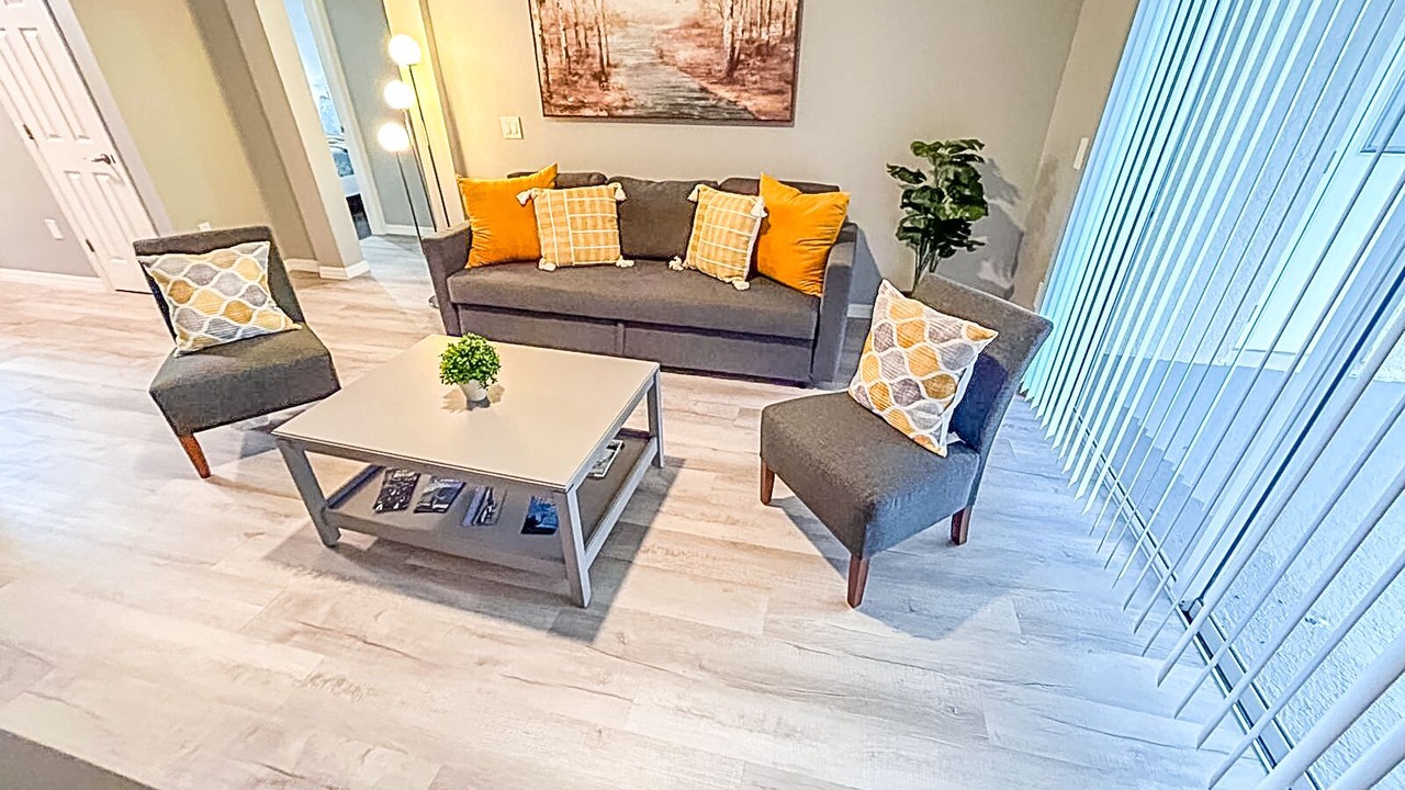 Photo of Livingroom in Eagle Pointe South
