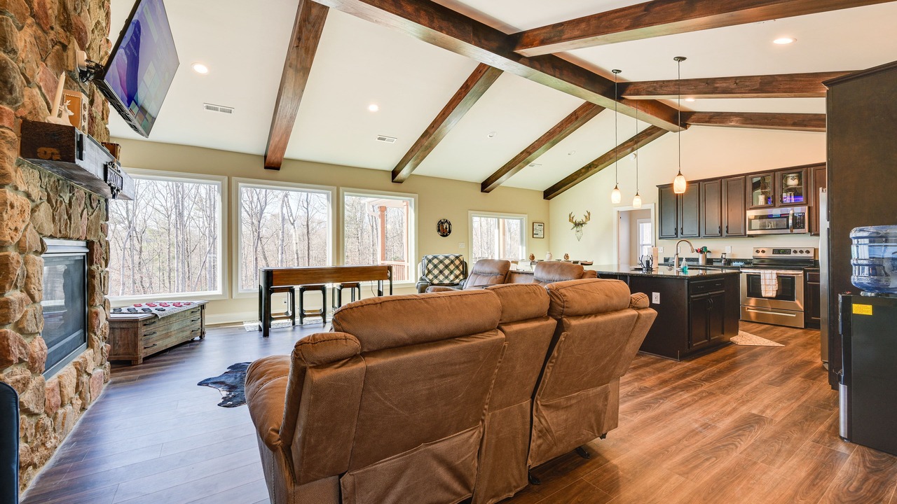 Photo of Livingroom in Roaring River