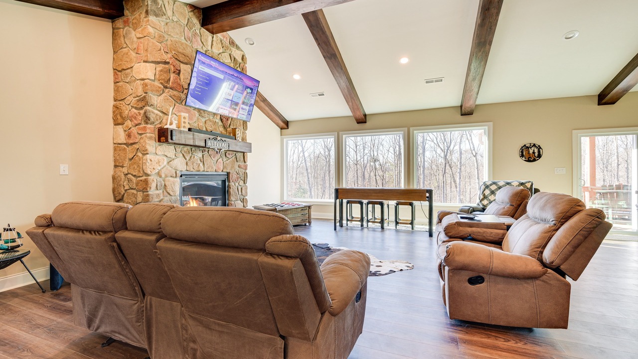 Photo of Livingroom in Roaring River