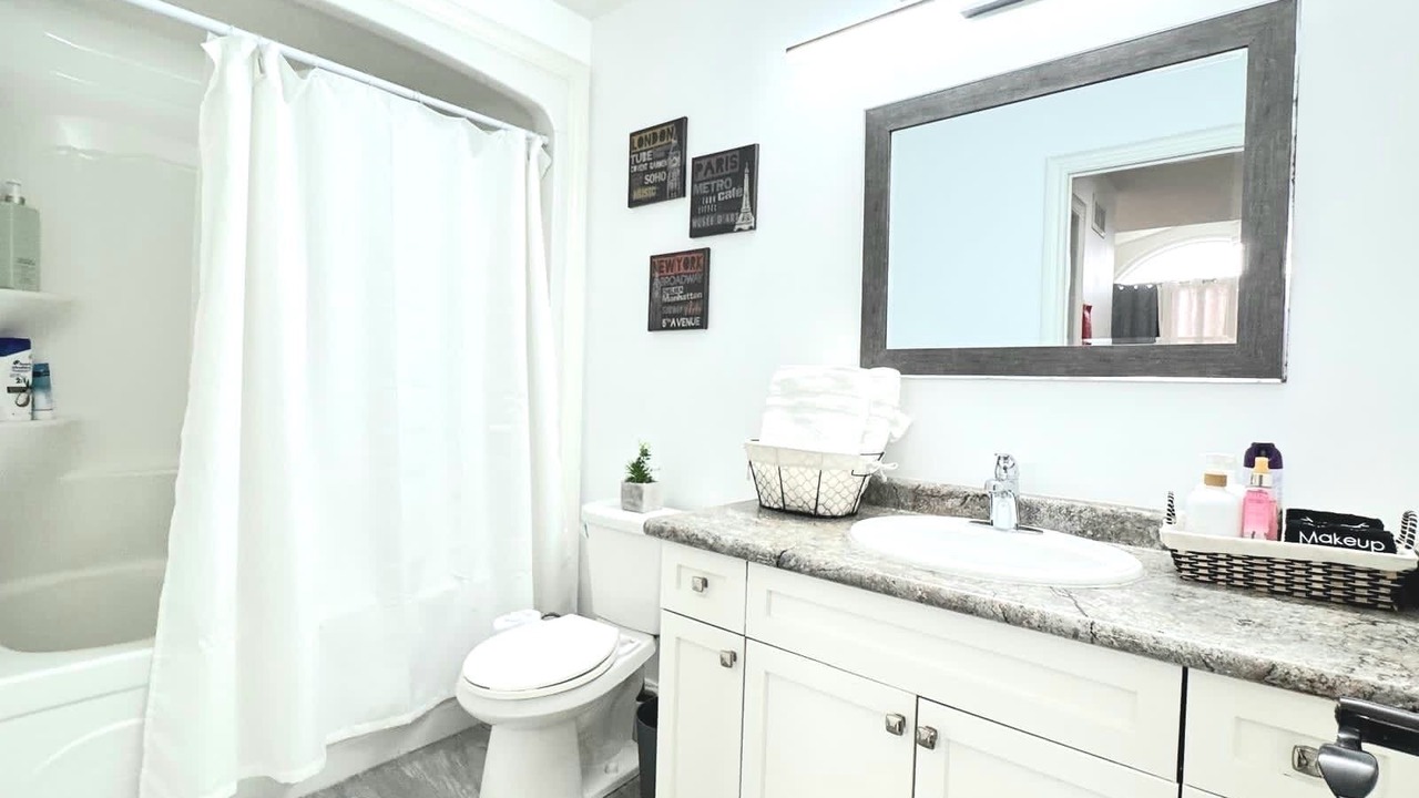 Photo of Bathroom in Niagara Falls